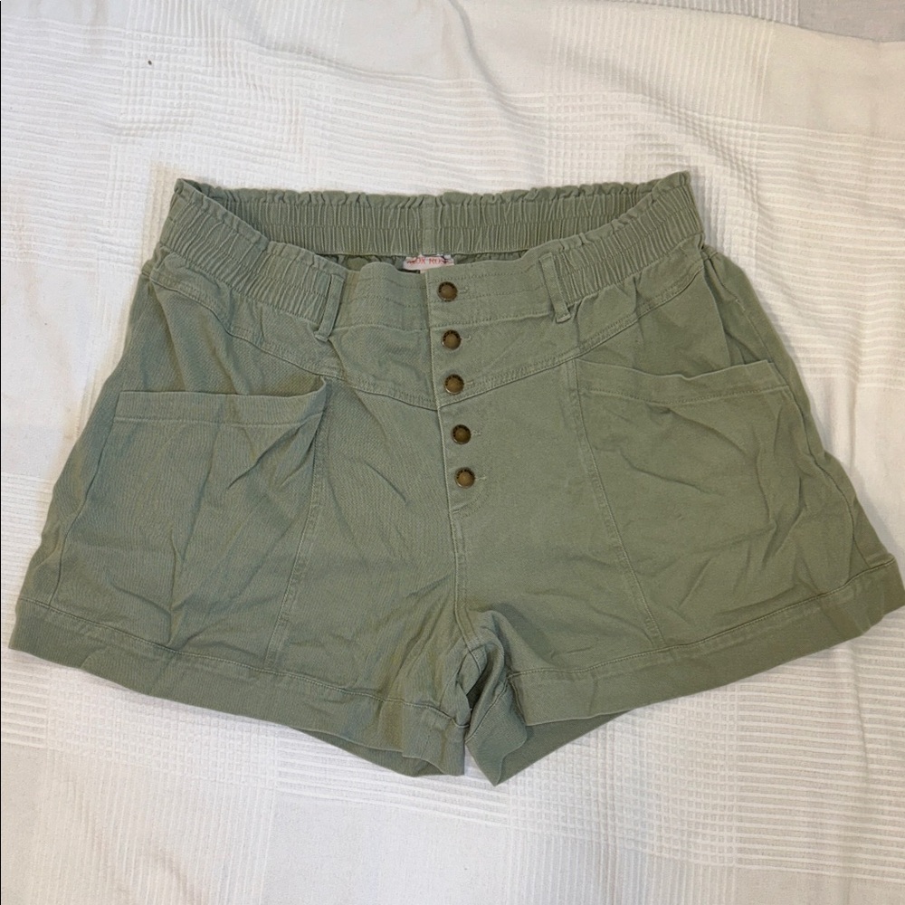 Knox Rose Sage Green Women's Cargo Shorts